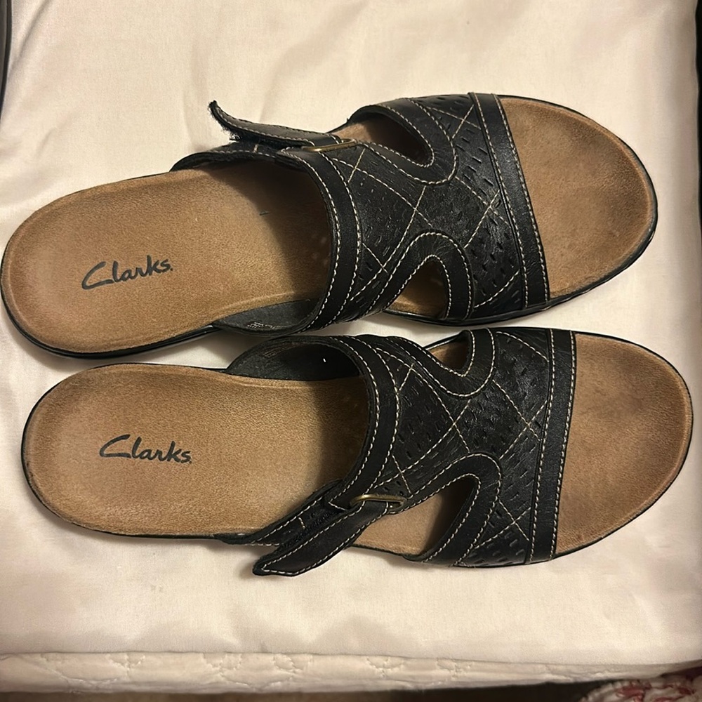 Clark’s like new sandals